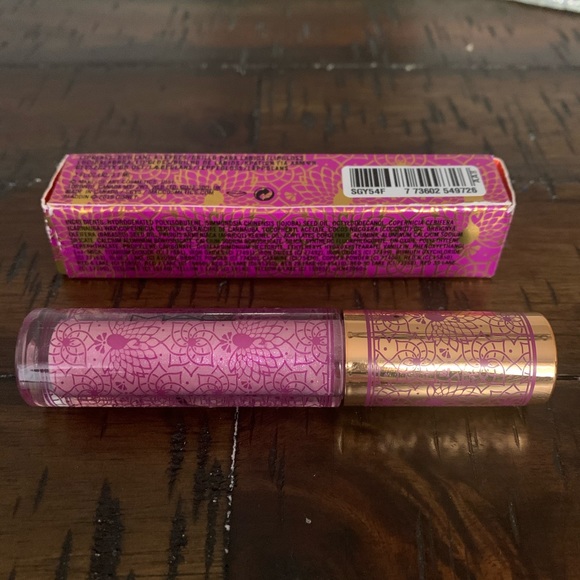 🧞‍♂️LE🧞‍♂️MAC Aladdin Collection Lipglass- Magic Carpet Ride - Picture 16 of 16
